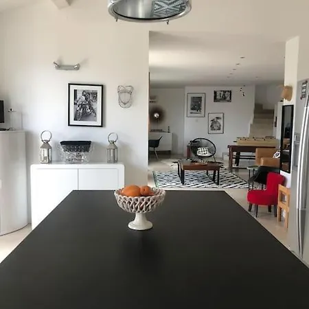Maison 4/5 Pers Vue Imprenable A 10 Min D'avignon Ferienhaus